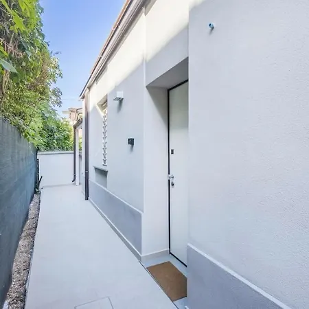 Escape - In The Heart Of Motorvalley Apartamento Modena